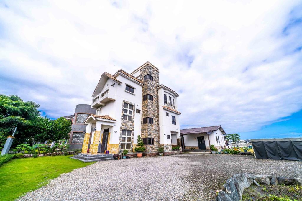 歐若菈城堡民宿 (Aurora castle)