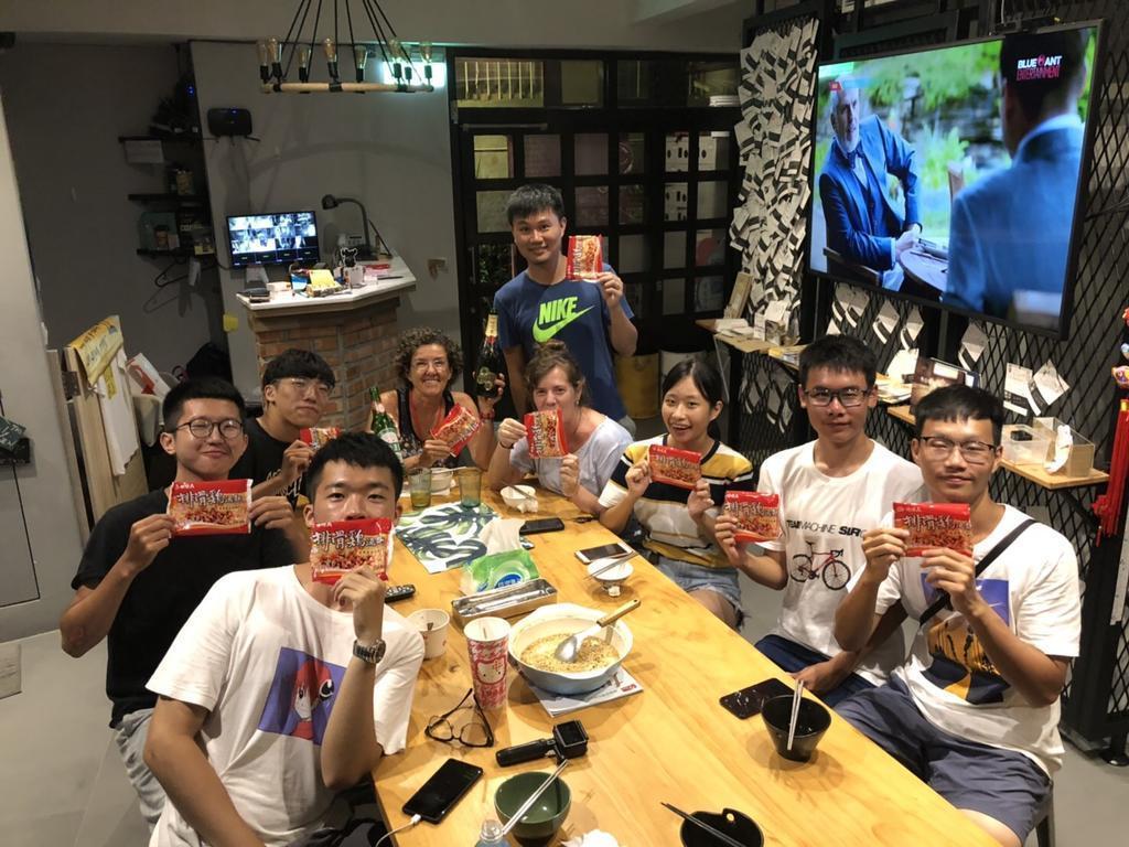 九窩 - 九份膠囊旅店 (Box Inn Jiufen)