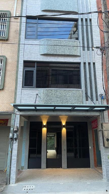 秘境四一民宿 (Central Alley 41)