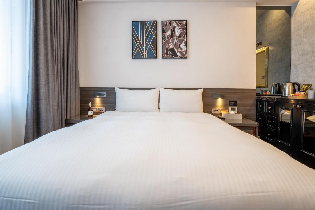 夢樓旅店 (Dream Mansion Hotel)