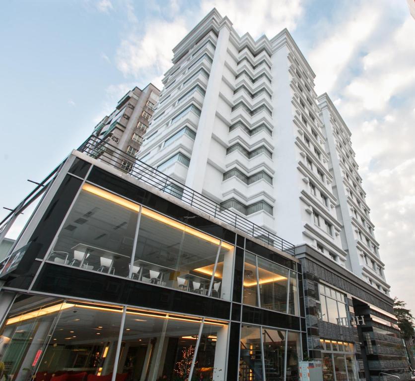HOTEL HI 新民店 (Hotel Hi Xinmin)