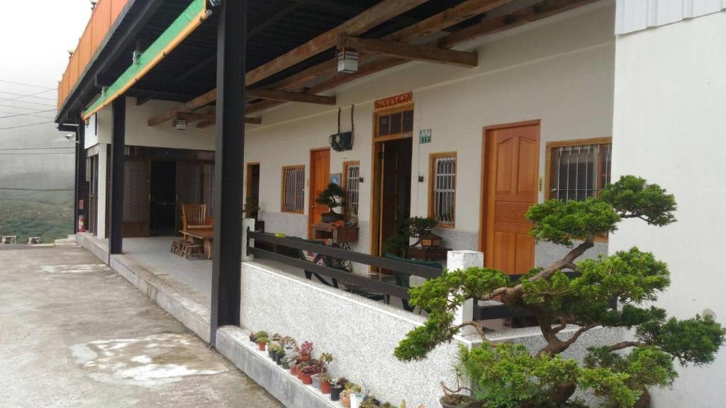傳說民宿 (Legendary Bed and Breakfast)