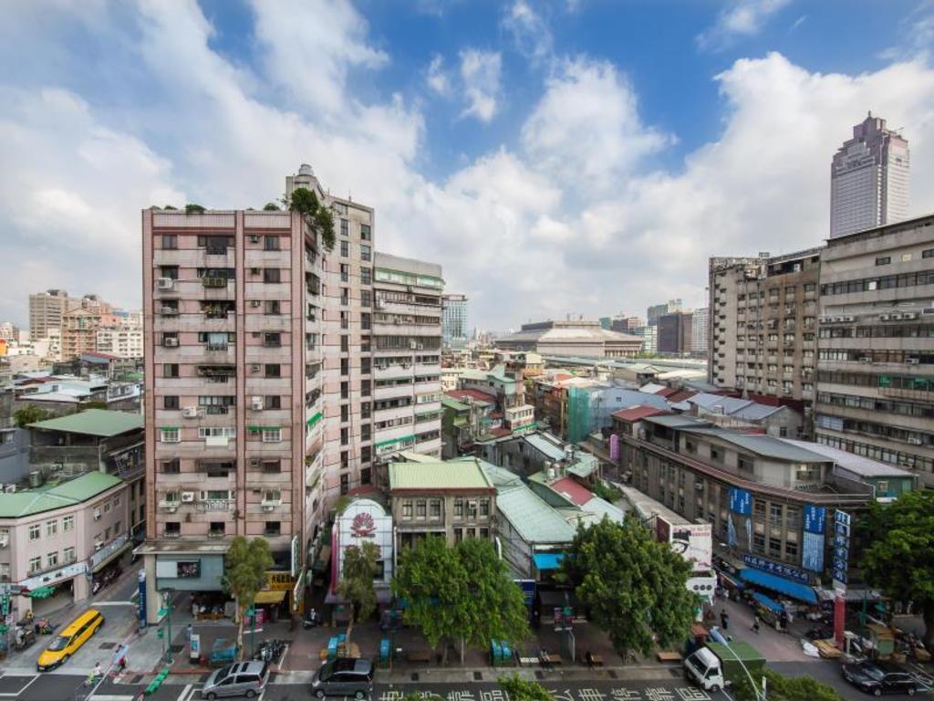 龍蝦先生的秘密巢穴設計青旅 (Mr Lobster's Secret Den Design Hostel)