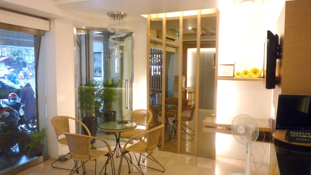 東寶複合式旅館 (Orinet-Jewel Youth Hostel)