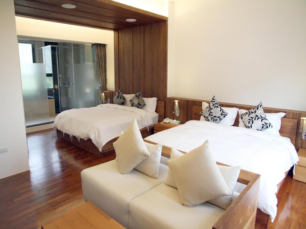 靜界溫泉會館 (Quiet World Spa Villa)