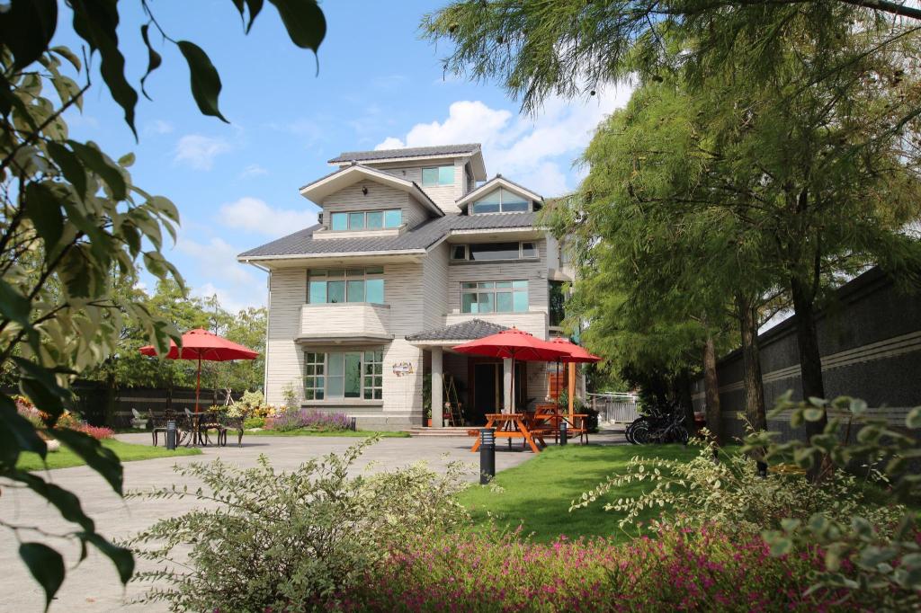 松滿緣民宿 (Pine Villa)
