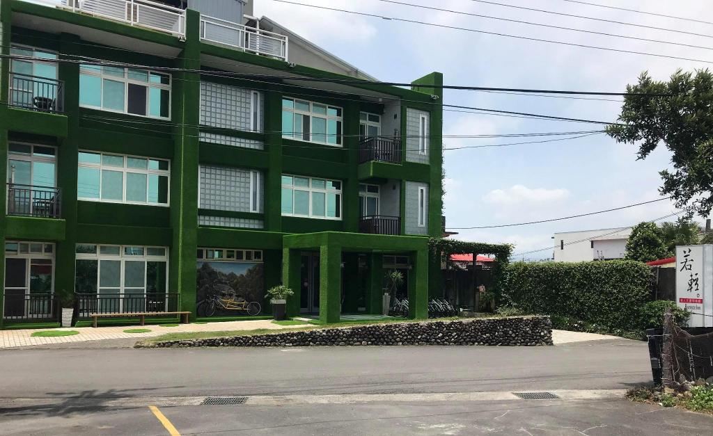 若輕新人文渡假旅館 (Riverside Inn)