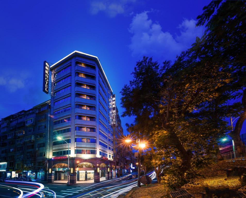 新凱商務飯店 (Silken Hotel)