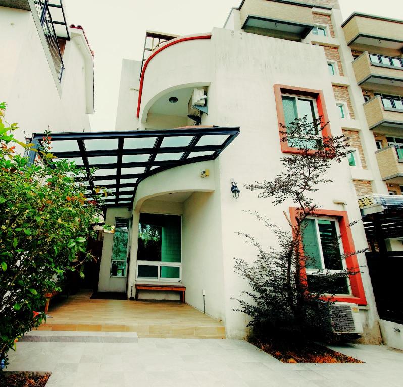 輕旅小站 (Soft Travel Hostel)