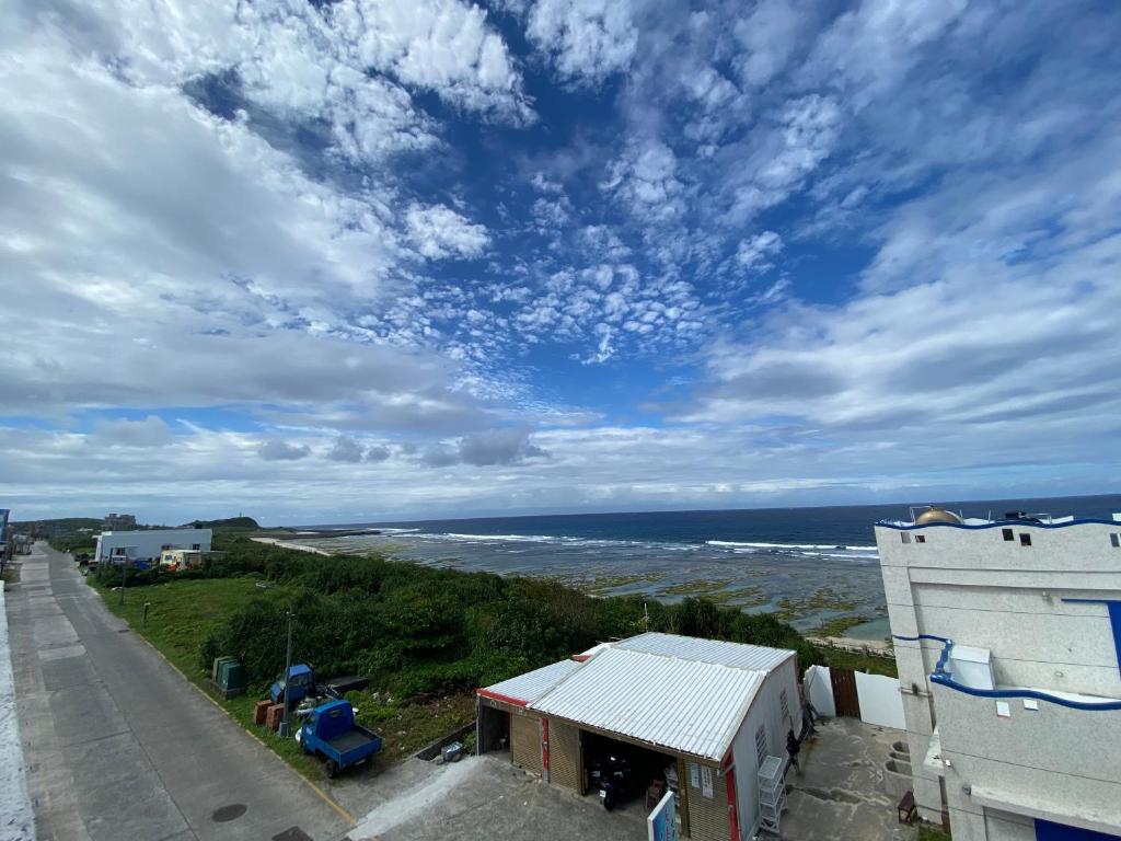 海景 綠島極光輕旅 代訂船票 租摩托車浮潛 藍洞跳水 體驗潛水