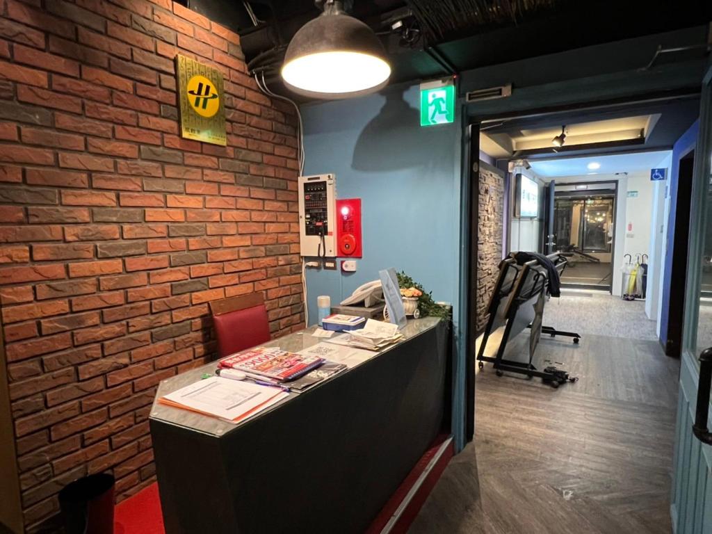 瑞絲逸旅店 (The Rooms Inn)