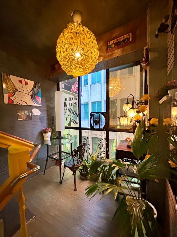 三隻老虎旅店 (Triple Tiger Hostel)