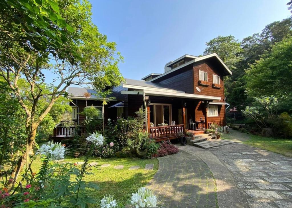 問樵山居 (Wen Qiao Villa)