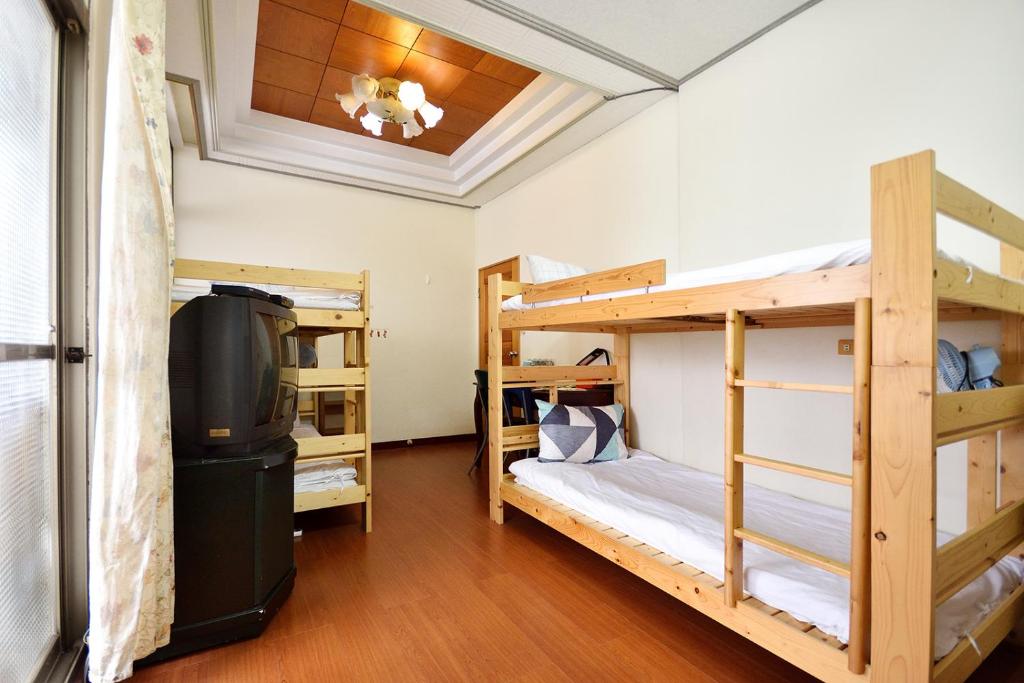 伊娃民宿 (Yiwa Homestay)