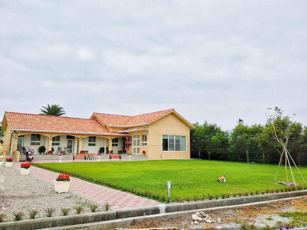雲洲農園民宿 (Yuzhou Garden B&B)